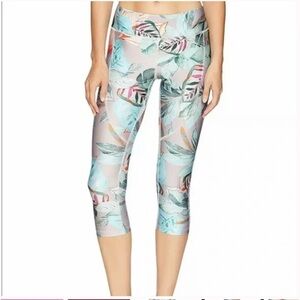 MAAJI Dazzling Capri leggings small